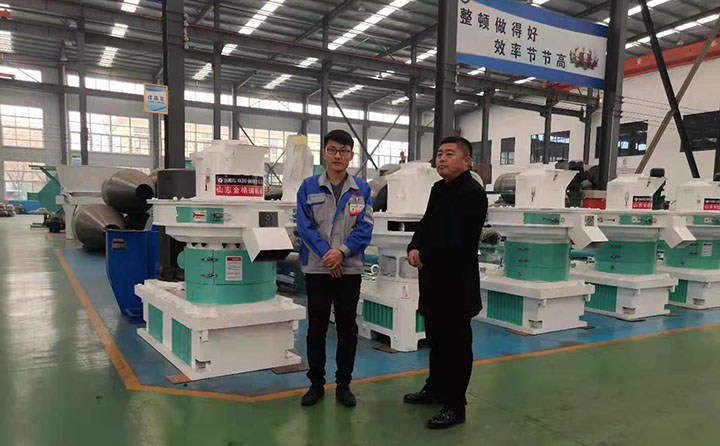 參觀金格瑞設備展廳 參觀金格瑞設備展廳