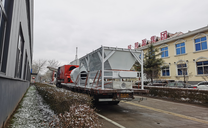 牛年木屑造粒機已裝車.jpg 牛年木屑造粒機已裝車.jpg