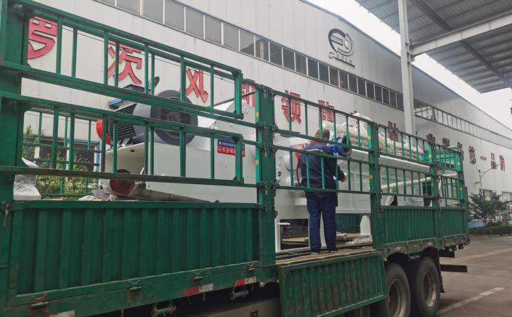 高考進(jìn)行時,金格瑞木屑顆粒機(jī)發(fā)貨時.jpg 高考進(jìn)行時,金格瑞木屑顆粒機(jī)發(fā)貨時.jpg