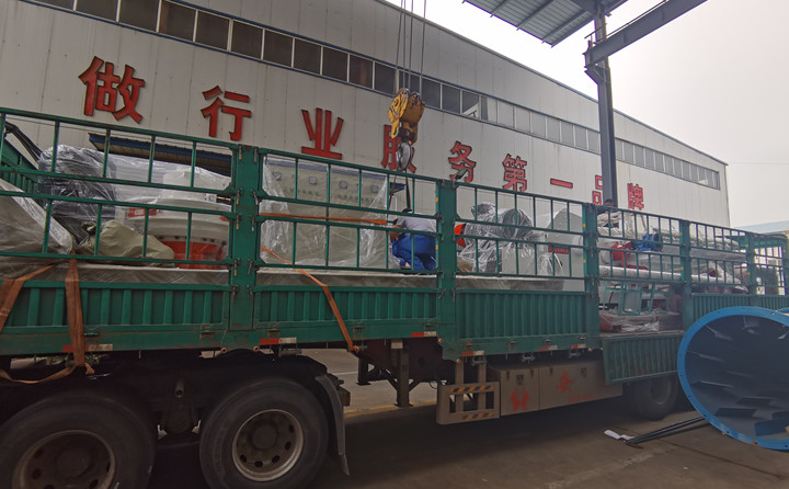 高考進(jìn)行時,金格瑞木屑顆粒機(jī)發(fā)貨時.jpg 高考進(jìn)行時,金格瑞木屑顆粒機(jī)發(fā)貨時.jpg