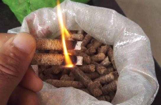 木屑造粒機生物質(zhì)顆粒燃料.jpg 木屑造粒機生物質(zhì)顆粒燃料.jpg