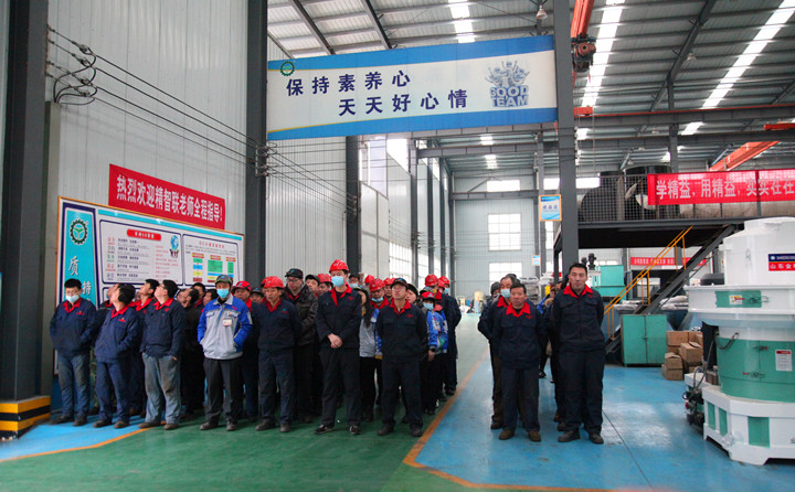 《安全目標責任書》對安全管理的要求與指標、考核與獎懲等做出了詳細要求.JPG 《安全目標責任書》對安全管理的要求與指標、考核與獎懲等做出了詳細要求.JPG