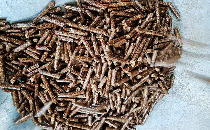 廢舊家具重獲新生成了生物質燃料.jpg 廢舊家具重獲新生成了生物質燃料.jpg