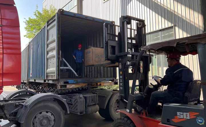 巴西客戶訂購的中國山東金格瑞生物質顆粒機設備已裝車完成 巴西客戶訂購的中國山東金格瑞生物質顆粒機設備已裝車完成