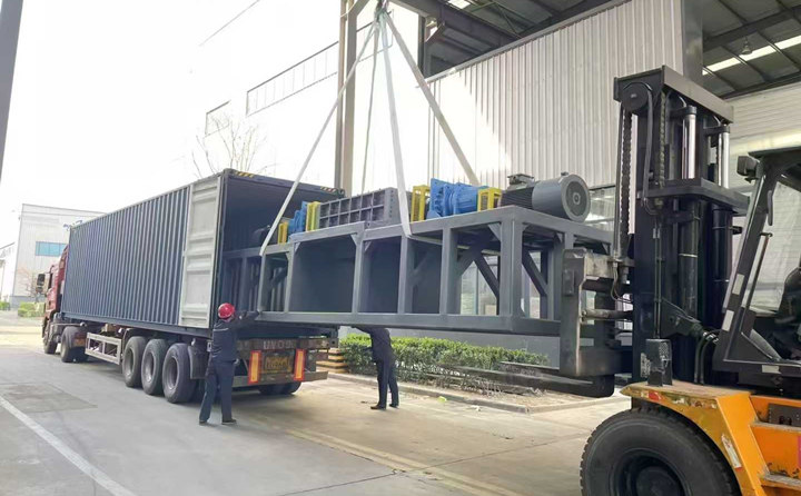 中國制造撕碎機發往巴基斯坦.jpg 中國制造撕碎機發往巴基斯坦.jpg