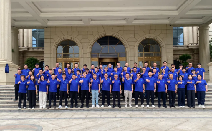 本次五一銷售分享會不僅是一次銷售成果的總結會,更是一場凝聚團隊力量、激發銷售斗志的動員會.png 本次五一銷售分享會不僅是一次銷售成果的總結會,更是一場凝聚團隊力量、激發銷售斗志的動員會.png